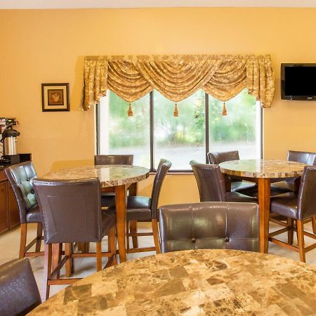 Travelodge By Wyndham Fort Myers Airport Exteriör bild